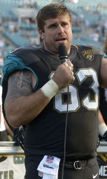 Brad Meester honored, targeted in final home game for Jaguars